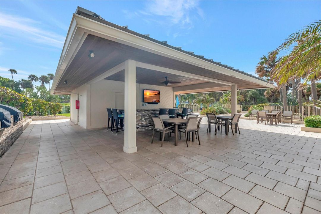 OUTDOOR DINING AREA