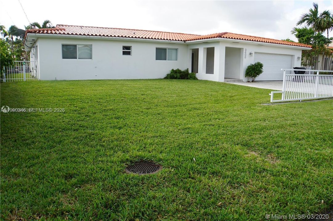 Activo con contrato: $11,000 (3 camas, 2 baños, 3038 Pies cuadrados)