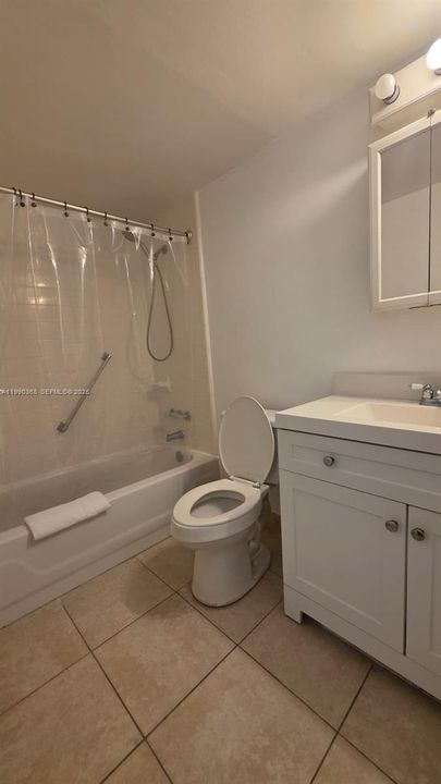 出租: $1,600 (1 贝兹, 1 浴室, 512 平方英尺)