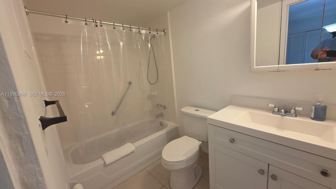 出租: $1,600 (1 贝兹, 1 浴室, 512 平方英尺)