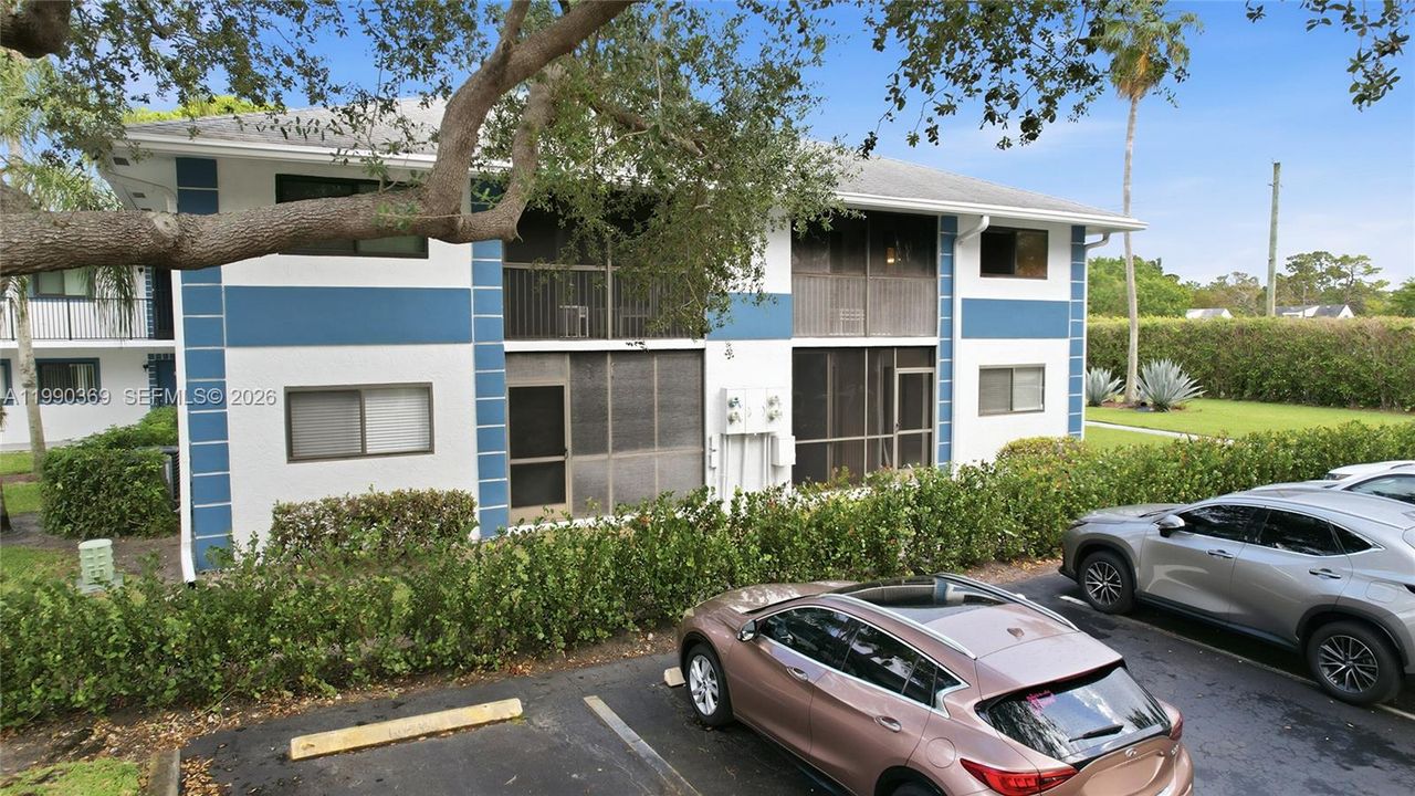 For Sale: $149,000 (2 beds, 2 baths, 1160 Square Feet)