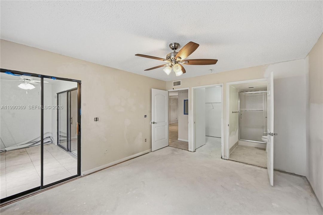 For Sale: $149,000 (2 beds, 2 baths, 1160 Square Feet)
