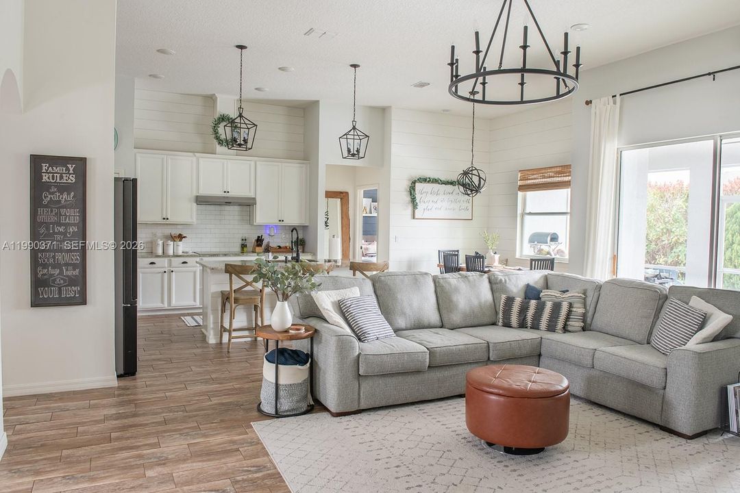 Active With Contract: $519,900 (4 beds, 3 baths, 2379 Square Feet)