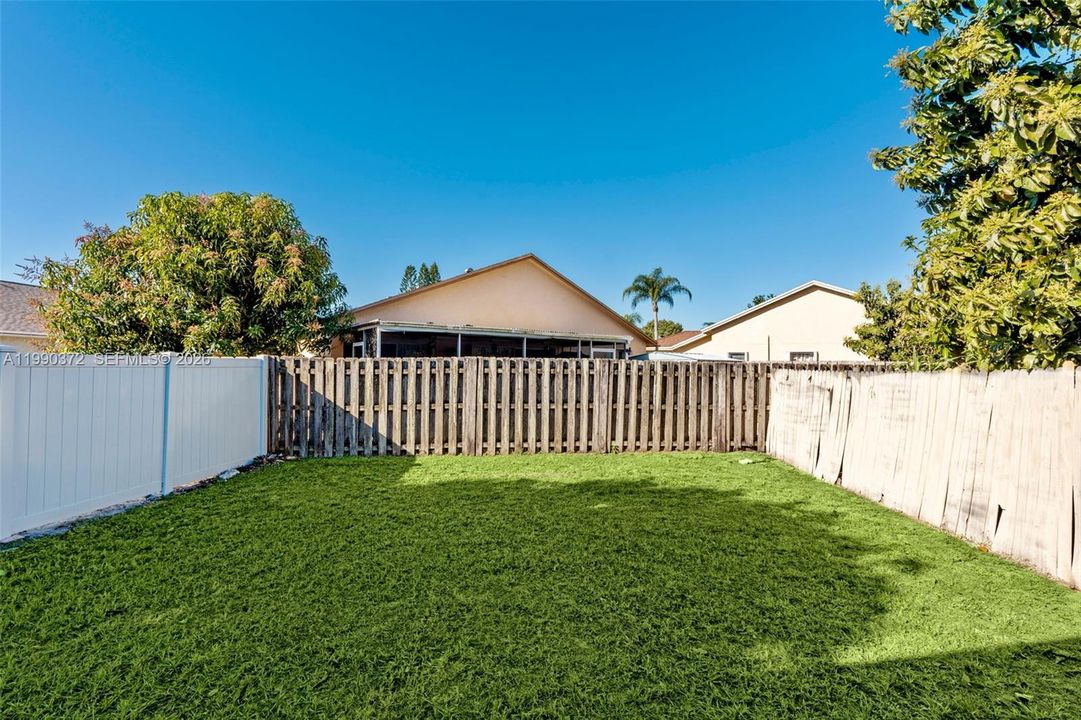 En Venta: $394,900 (2 camas, 2 baños, 1311 Pies cuadrados)