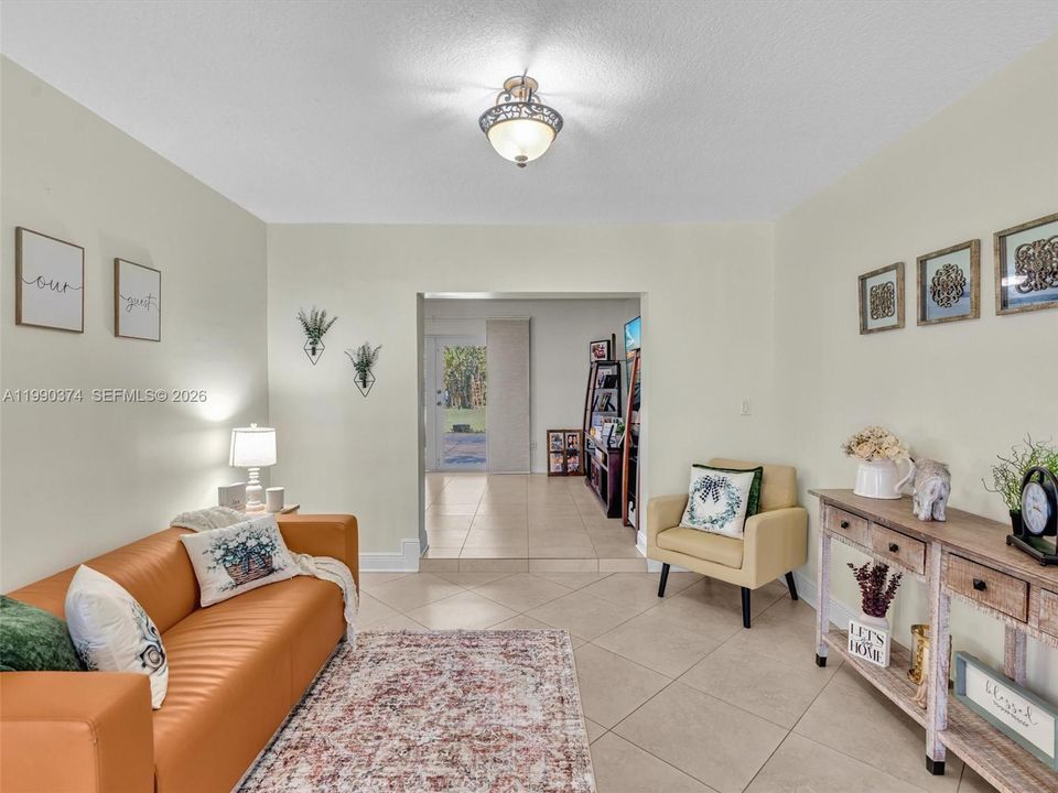 Recently Sold: $1,200,000 (3 beds, 2 baths, 2356 Square Feet)