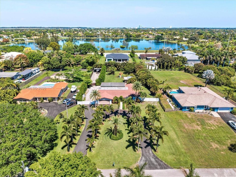 Recently Sold: $1,200,000 (3 beds, 2 baths, 2356 Square Feet)
