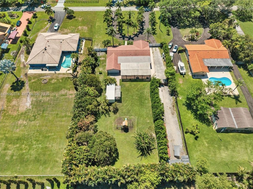 Recently Sold: $1,200,000 (3 beds, 2 baths, 2356 Square Feet)