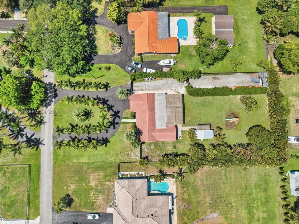 Recently Sold: $1,200,000 (3 beds, 2 baths, 2356 Square Feet)