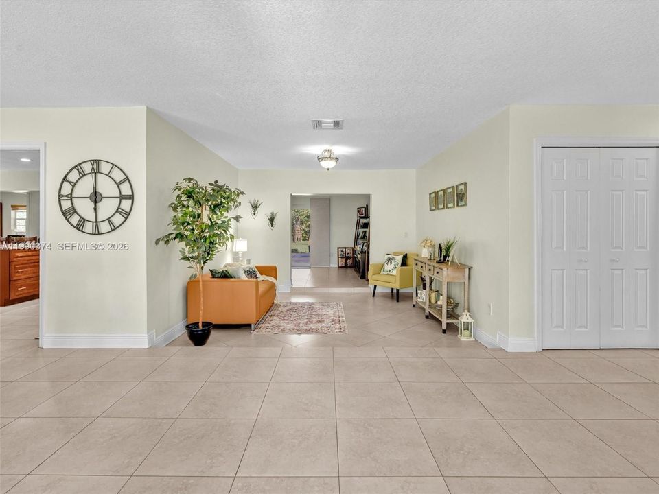 Recently Sold: $1,200,000 (3 beds, 2 baths, 2356 Square Feet)