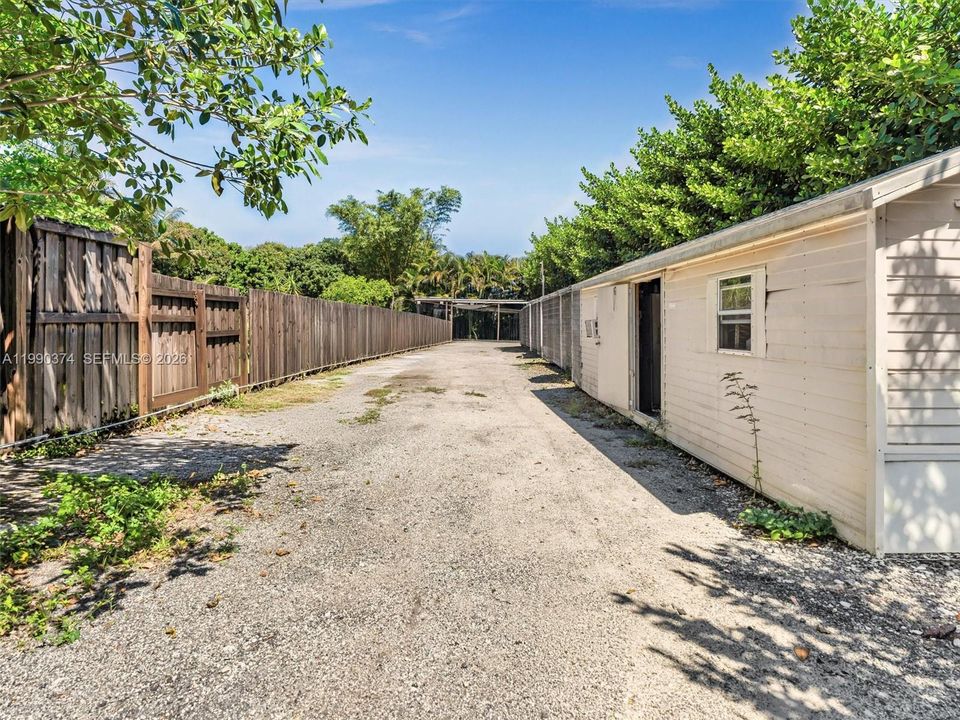 Recently Sold: $1,200,000 (3 beds, 2 baths, 2356 Square Feet)