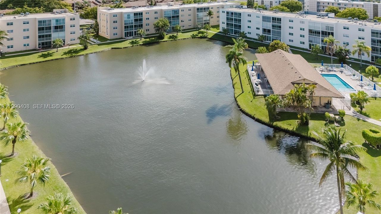 На продажу: $299,000 (2 спален, 2 ванн, 1144 Квадратных фут)