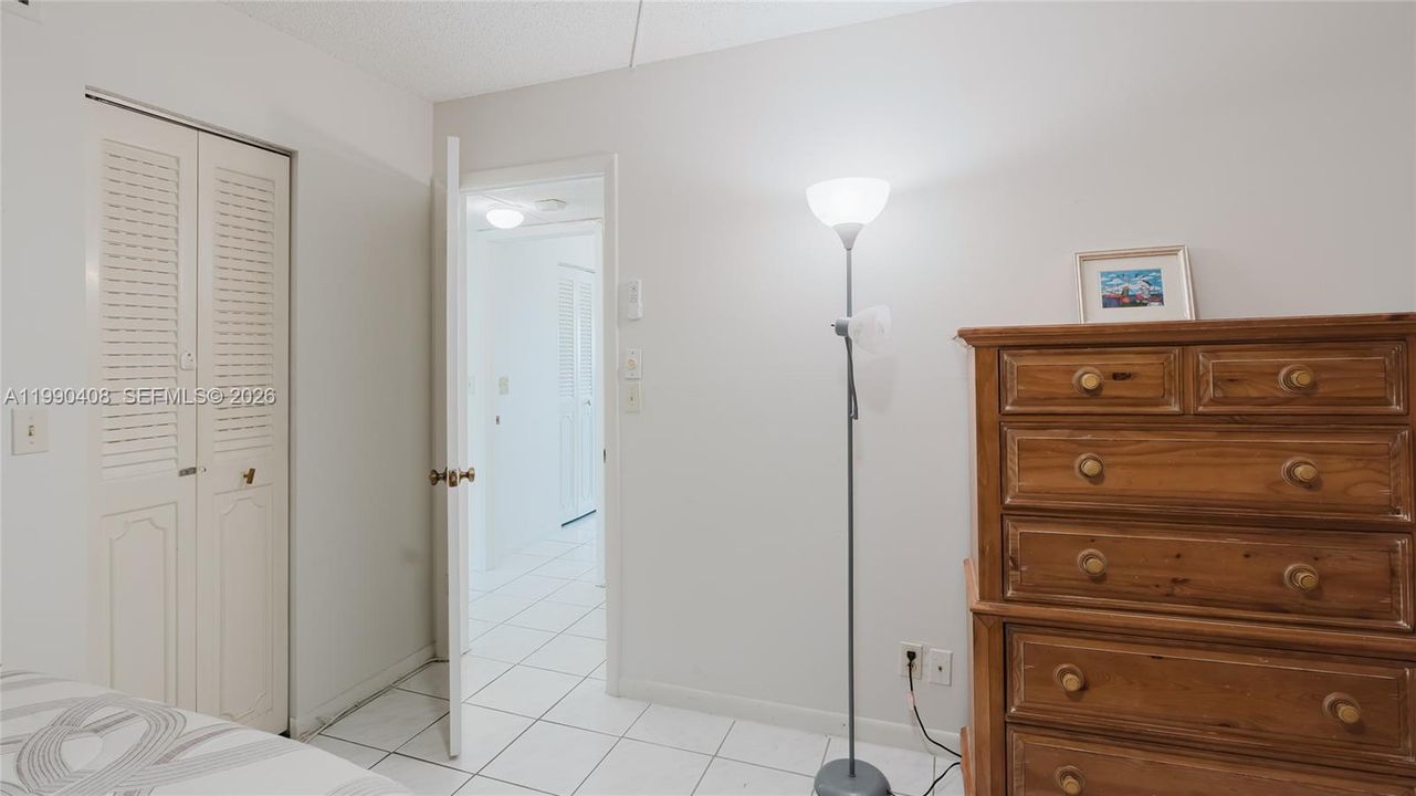 На продажу: $299,000 (2 спален, 2 ванн, 1144 Квадратных фут)