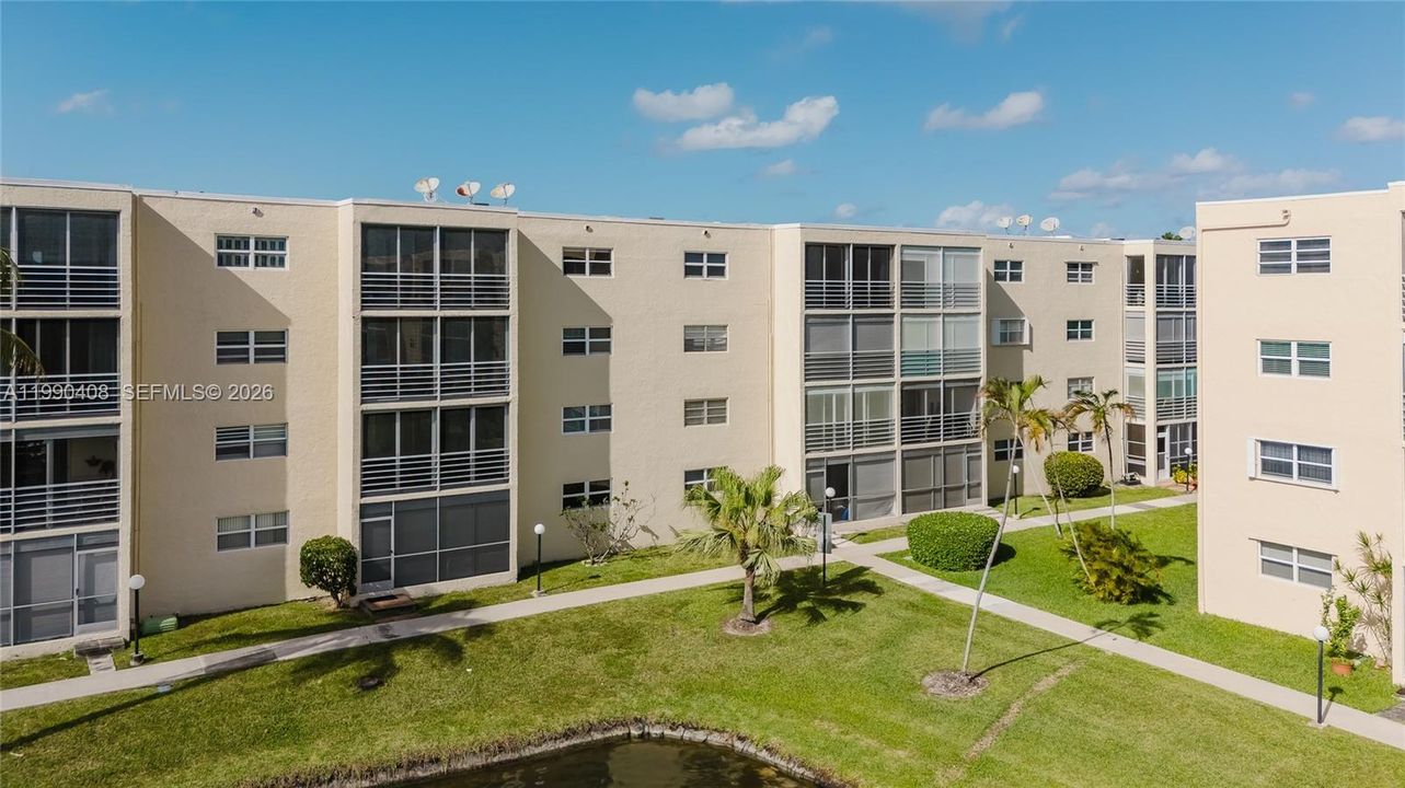 На продажу: $299,000 (2 спален, 2 ванн, 1144 Квадратных фут)