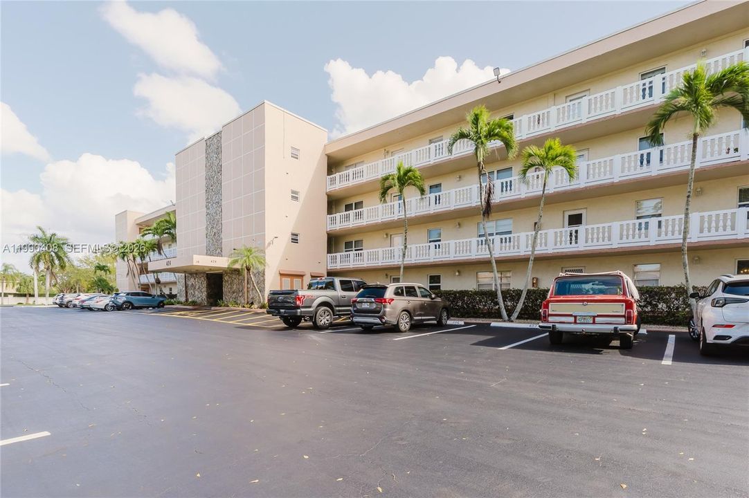 На продажу: $299,000 (2 спален, 2 ванн, 1144 Квадратных фут)