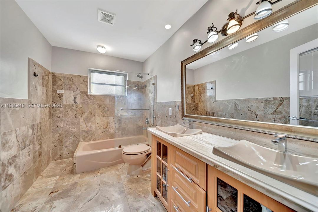 Active With Contract: $495,000 (2 beds, 2 baths, 1548 Square Feet)