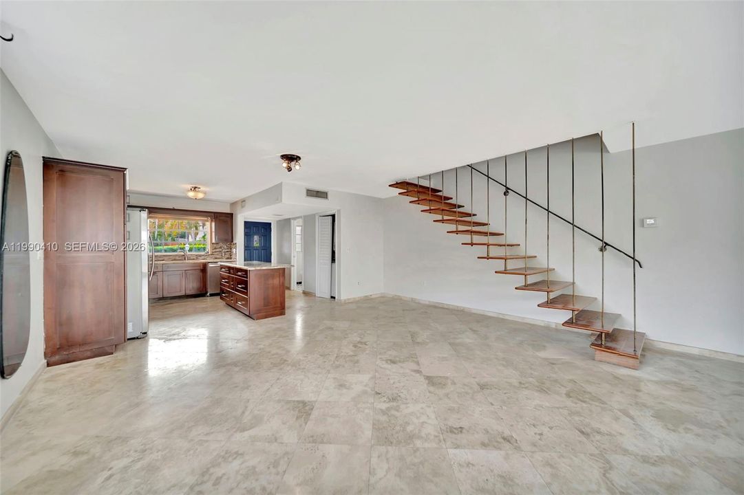 Active With Contract: $495,000 (2 beds, 2 baths, 1548 Square Feet)