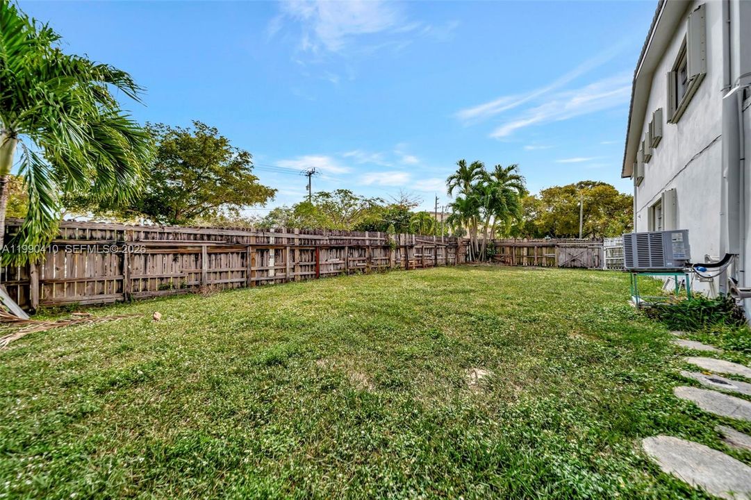 Active With Contract: $495,000 (2 beds, 2 baths, 1548 Square Feet)