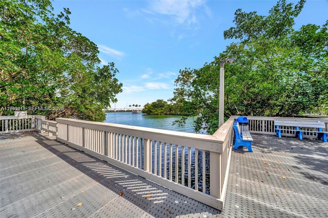 Active With Contract: $495,000 (2 beds, 2 baths, 1548 Square Feet)