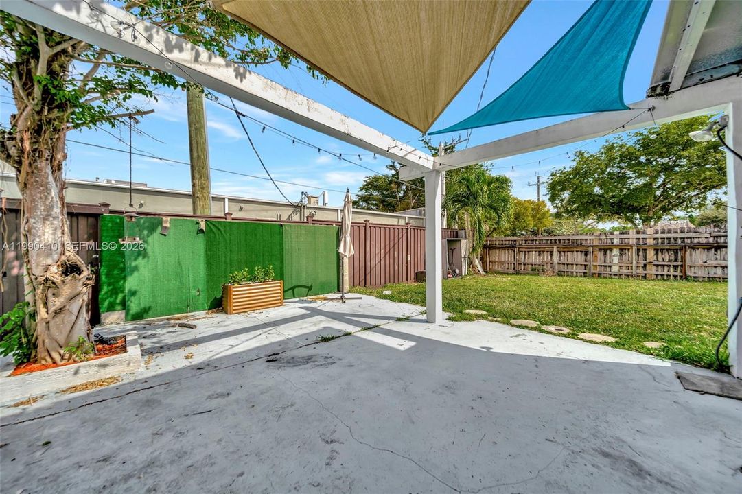 Active With Contract: $495,000 (2 beds, 2 baths, 1548 Square Feet)