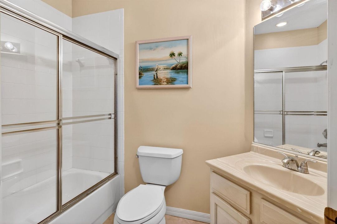 Side B Bath