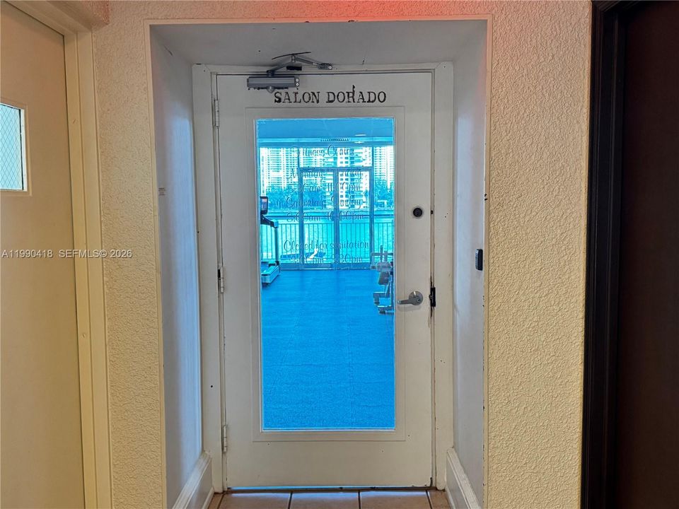 For Sale: $185,000 (1 beds, 1 baths, 1005 Square Feet)