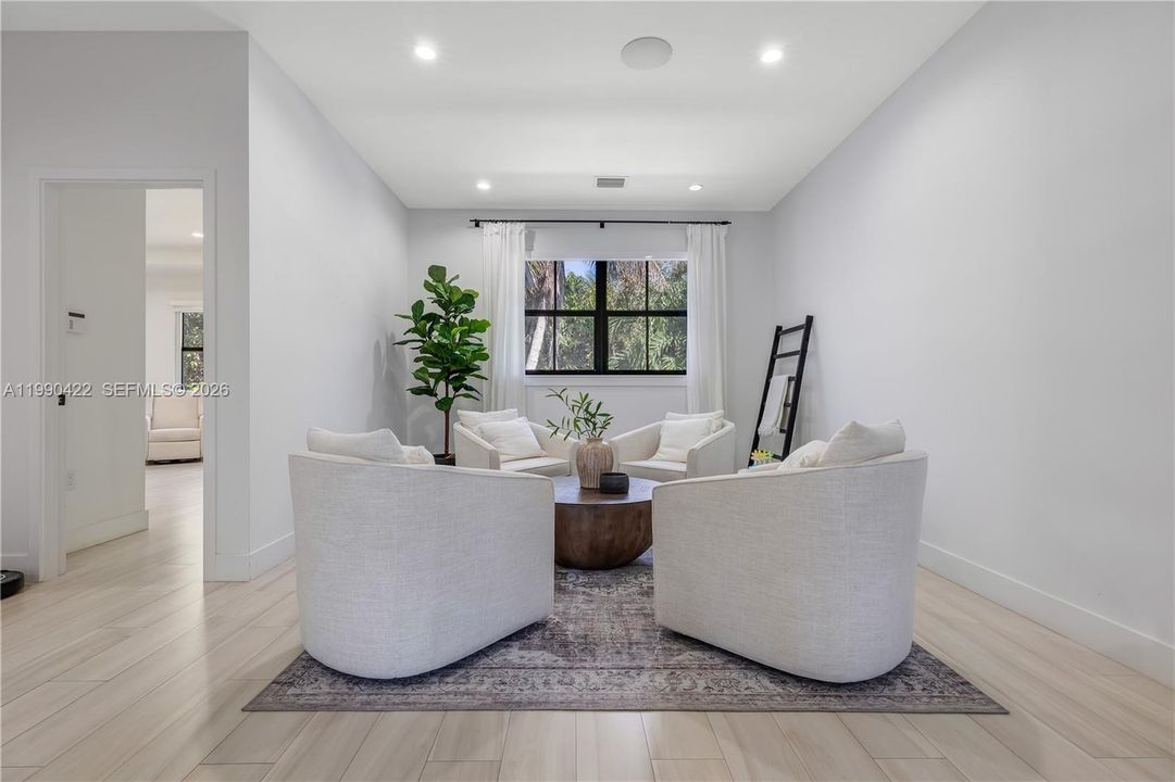 Vendido Recientemente: $1,400,000 (5 camas, 5 baños, 3132 Pies cuadrados)
