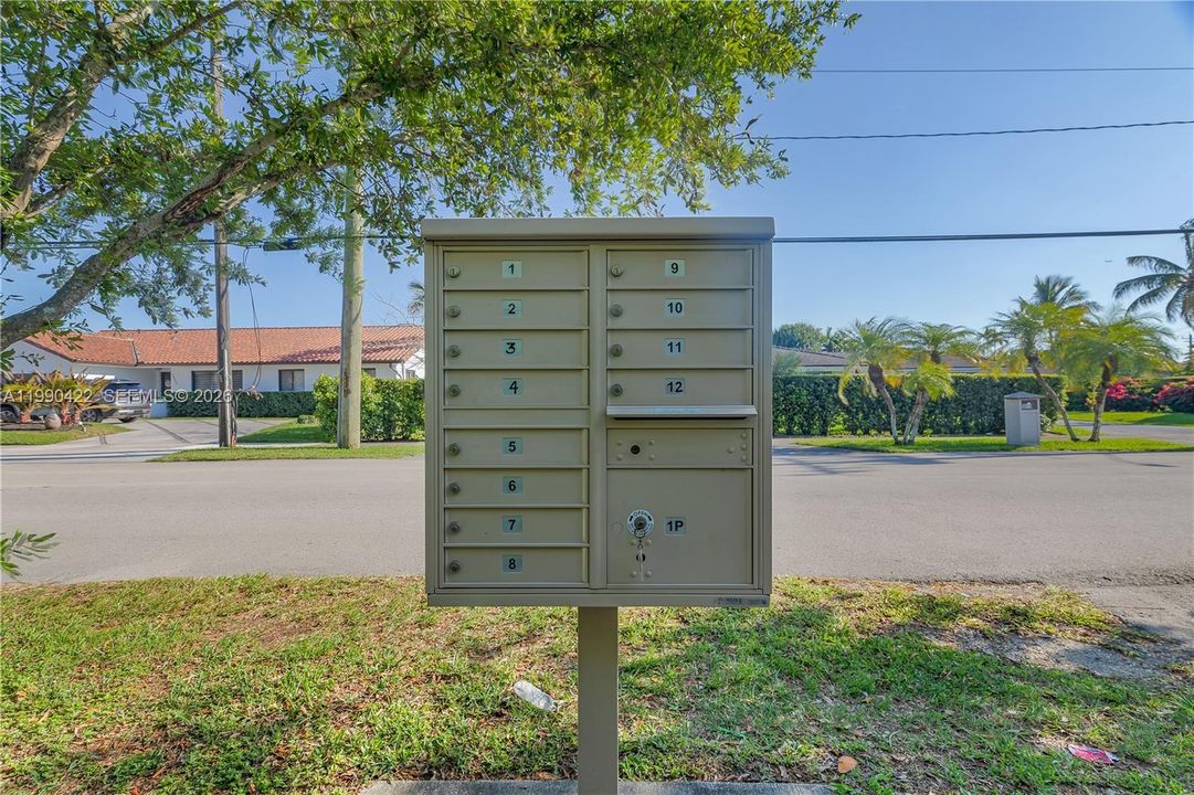 Vendido Recientemente: $1,400,000 (5 camas, 5 baños, 3132 Pies cuadrados)
