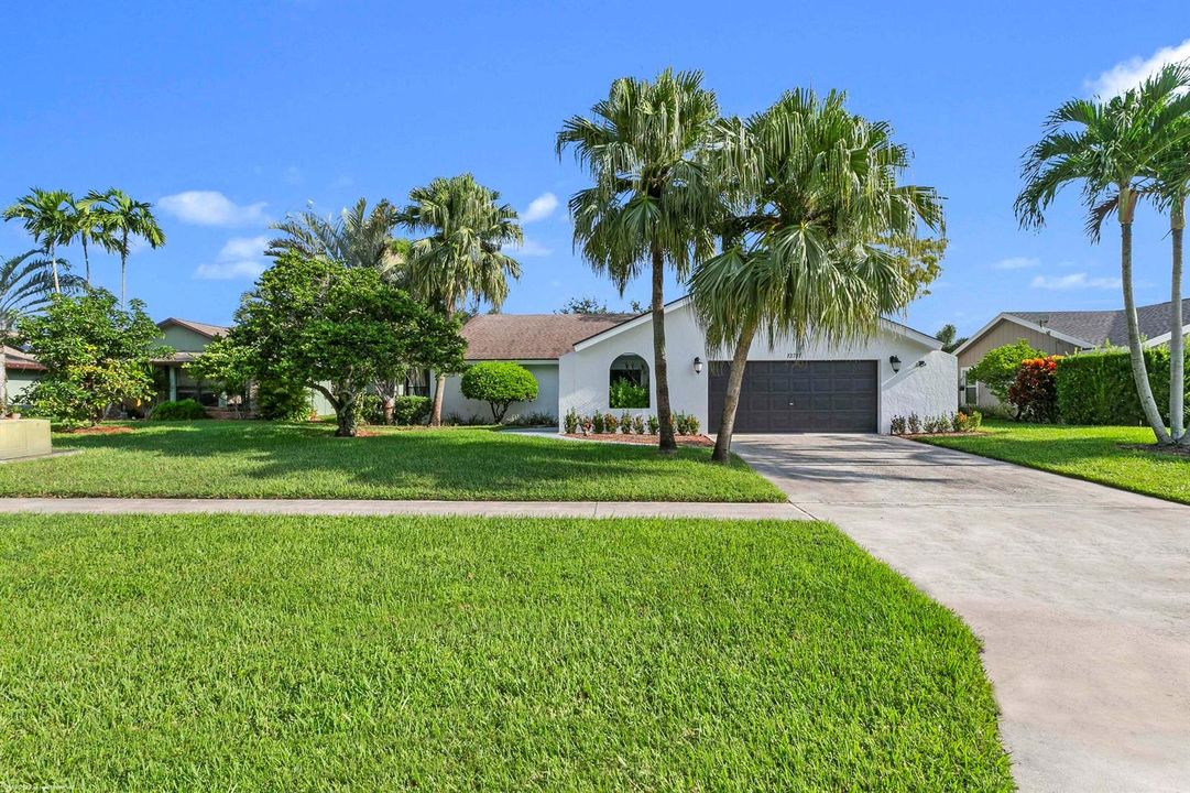 1 13781 Barberry Dr 011