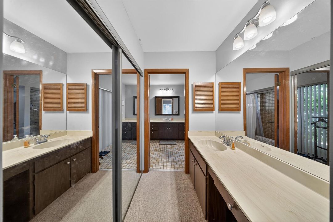 Master Bathroom- Floor 1
