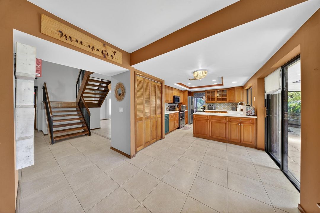 Foyer/Kitchen