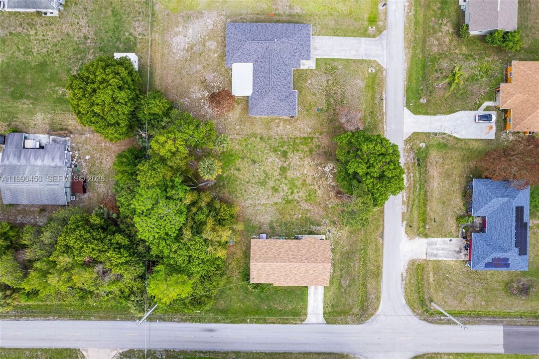 На продажу: $45,000 (0.18 acres)