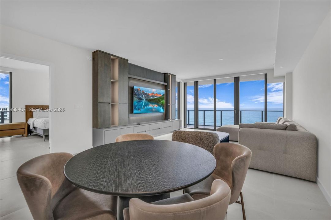 En Venta: $3,475,000 (3 camas, 3 baños, 2589 Pies cuadrados)