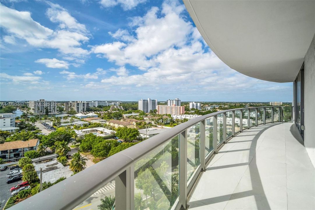 En Venta: $3,475,000 (3 camas, 3 baños, 2589 Pies cuadrados)