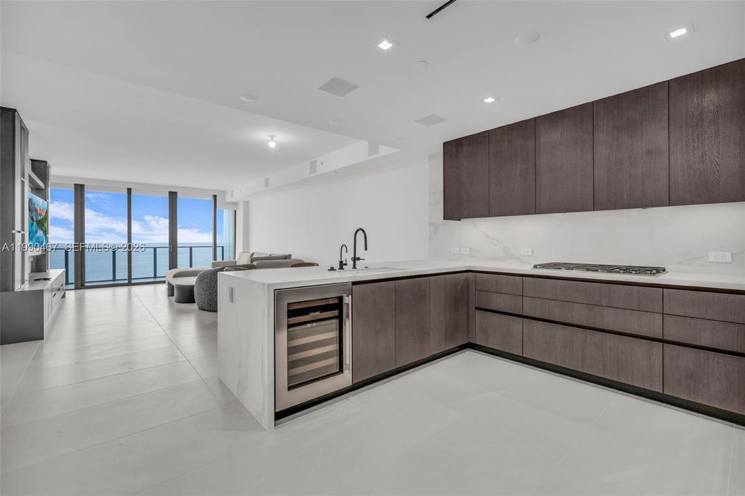 En Venta: $3,475,000 (3 camas, 3 baños, 2589 Pies cuadrados)