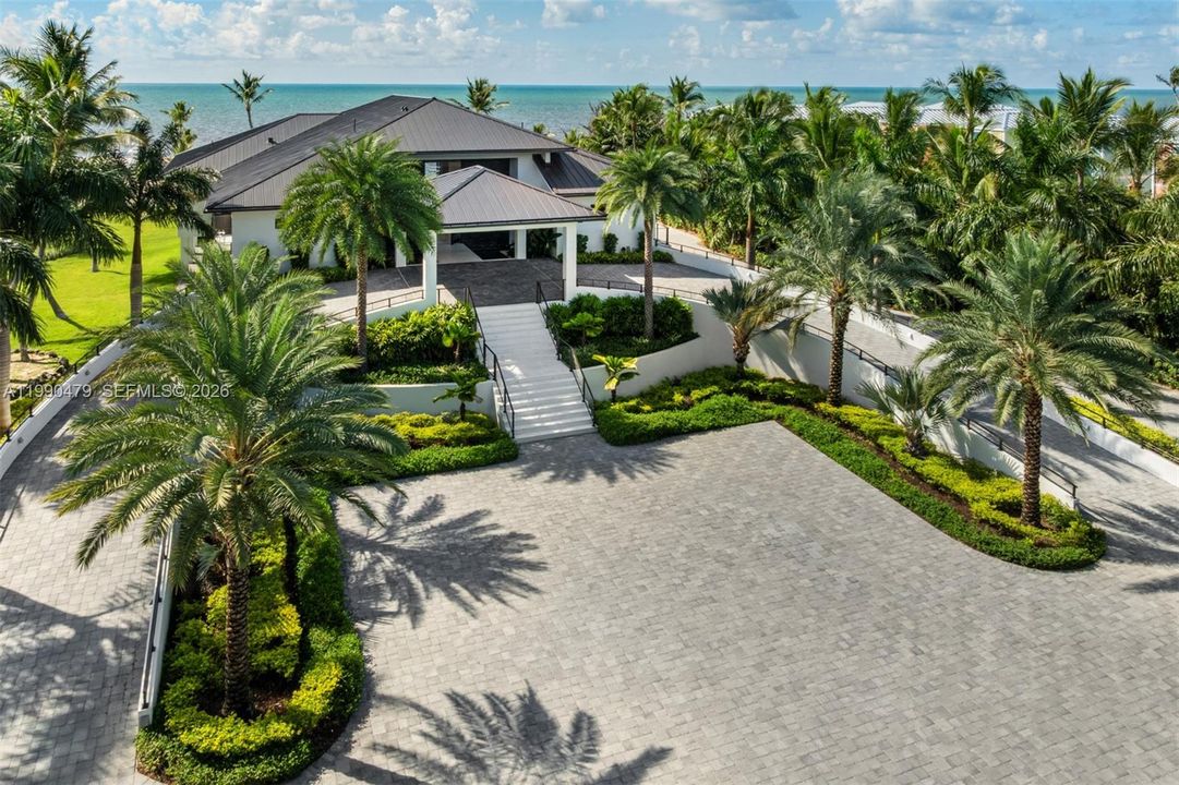 For Sale: $19,500,000 (6 beds, 6 baths, 6054 Square Feet)