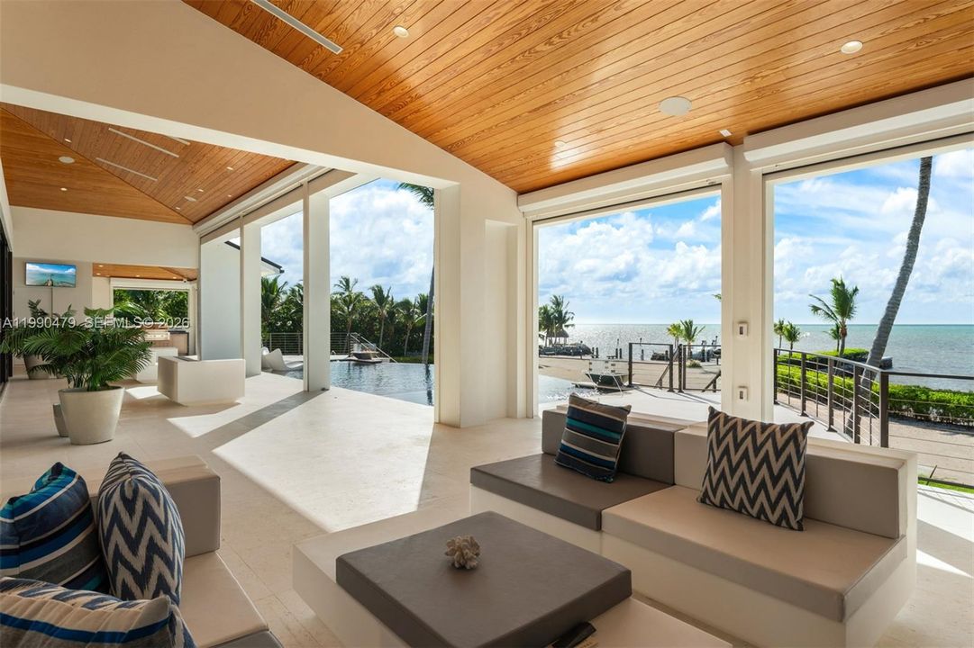 For Sale: $19,500,000 (6 beds, 6 baths, 6054 Square Feet)