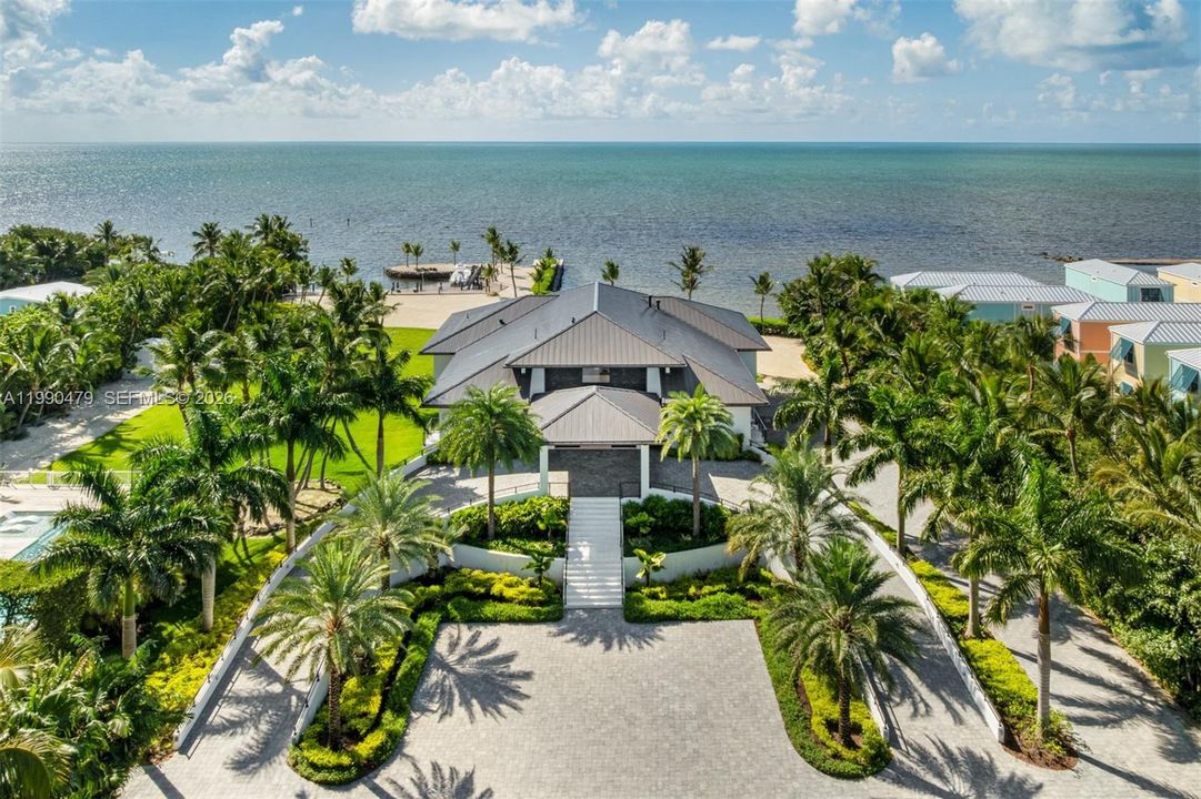 For Sale: $19,500,000 (6 beds, 6 baths, 6054 Square Feet)
