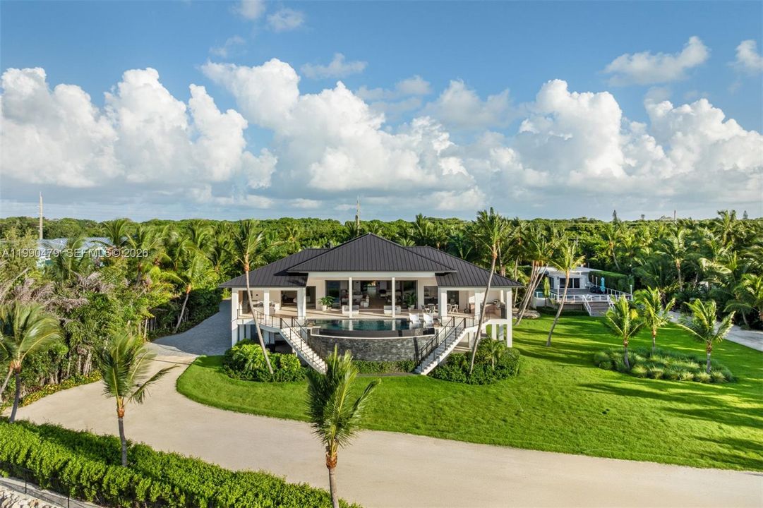For Sale: $19,500,000 (6 beds, 6 baths, 6054 Square Feet)