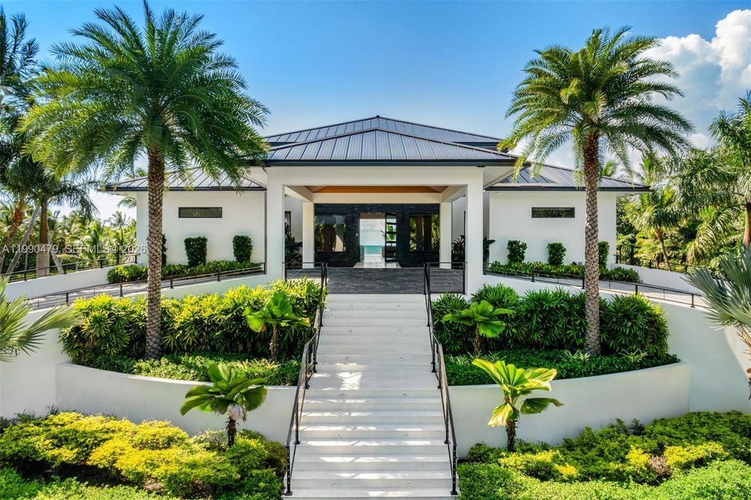 For Sale: $19,500,000 (6 beds, 6 baths, 6054 Square Feet)