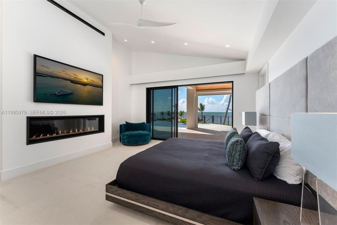 For Sale: $19,500,000 (6 beds, 6 baths, 6054 Square Feet)