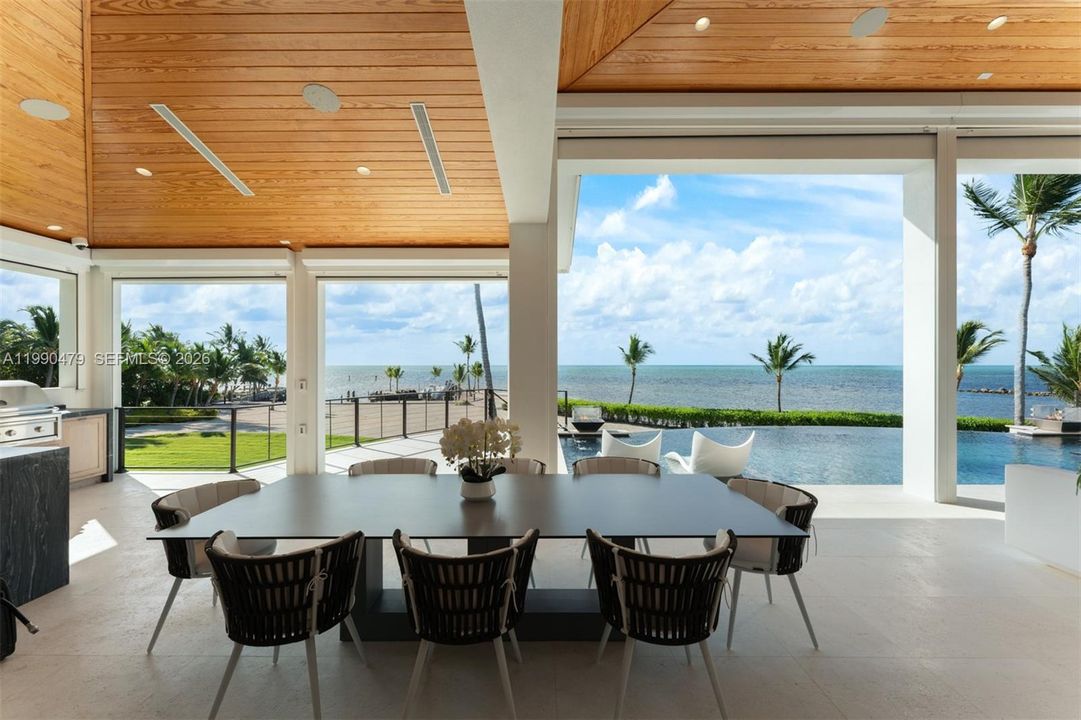 For Sale: $19,500,000 (6 beds, 6 baths, 6054 Square Feet)