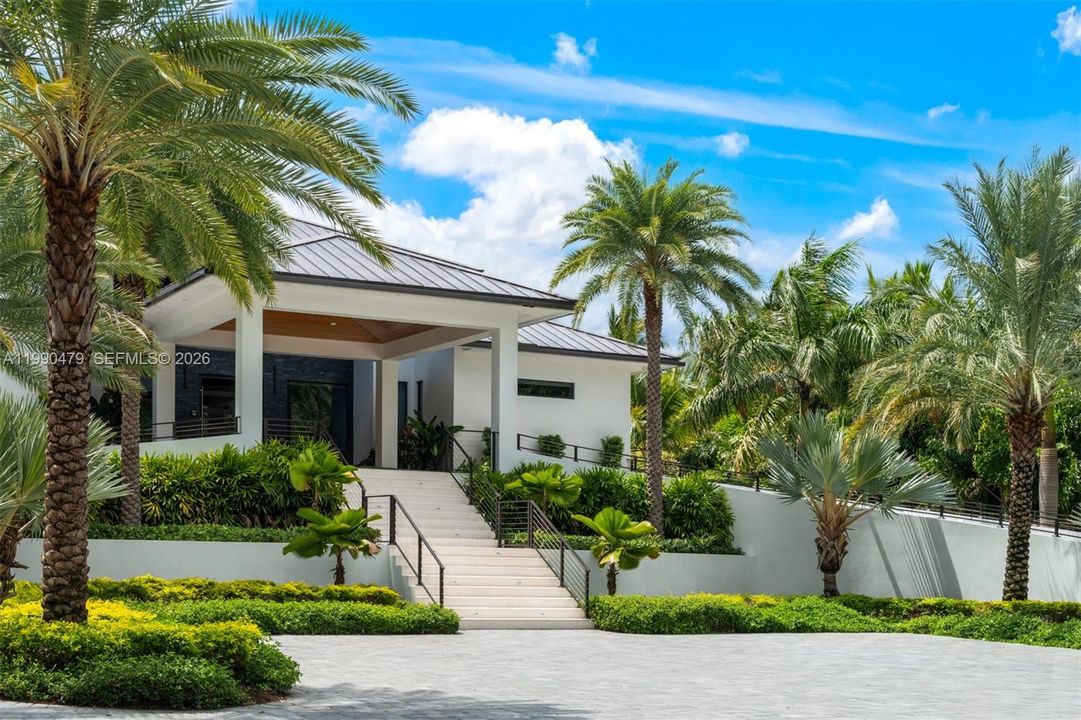 For Sale: $19,500,000 (6 beds, 6 baths, 6054 Square Feet)
