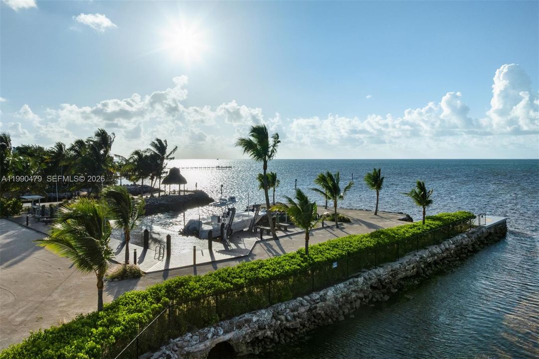 For Sale: $19,500,000 (6 beds, 6 baths, 6054 Square Feet)