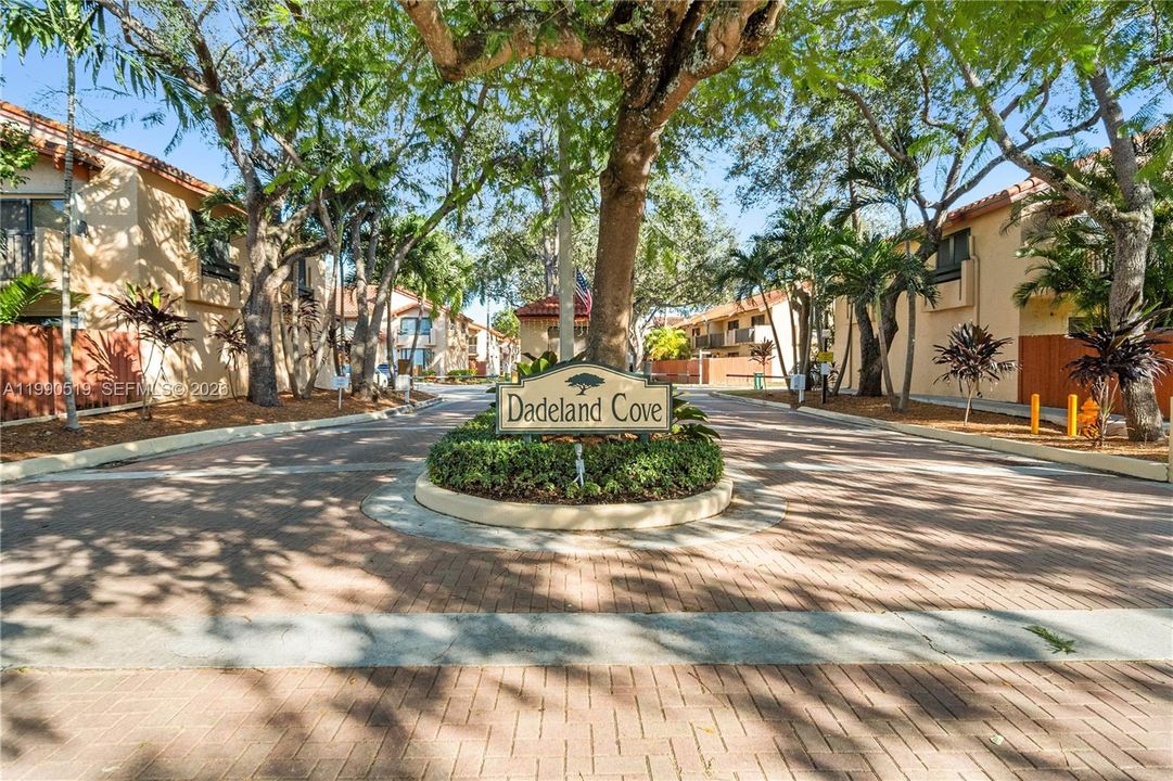 Activo con contrato: $425,000 (2 camas, 1 baños, 1152 Pies cuadrados)