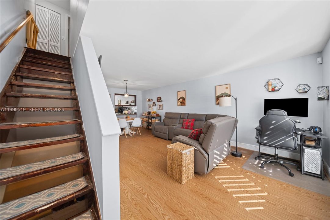 Activo con contrato: $425,000 (2 camas, 1 baños, 1152 Pies cuadrados)