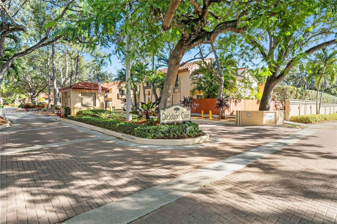 Activo con contrato: $425,000 (2 camas, 1 baños, 1152 Pies cuadrados)