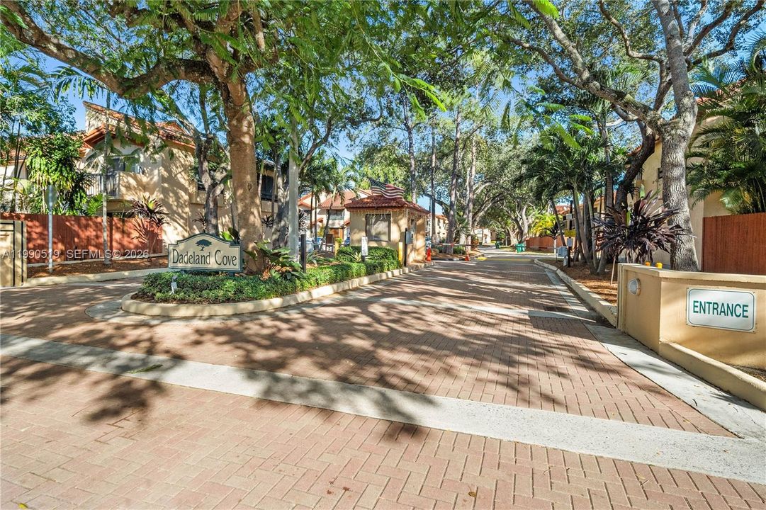 Activo con contrato: $425,000 (2 camas, 1 baños, 1152 Pies cuadrados)