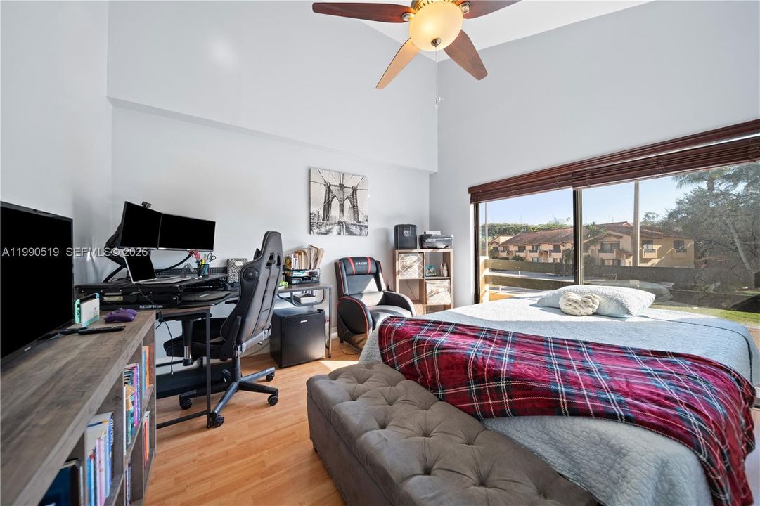 Activo con contrato: $425,000 (2 camas, 1 baños, 1152 Pies cuadrados)