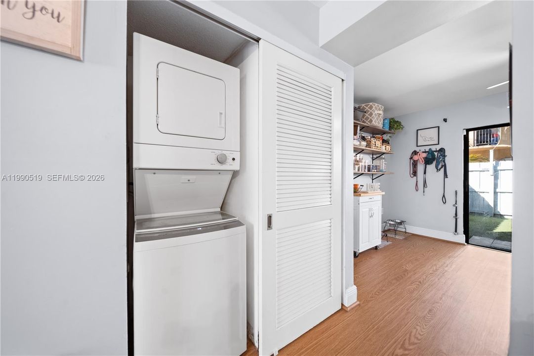 Activo con contrato: $425,000 (2 camas, 1 baños, 1152 Pies cuadrados)
