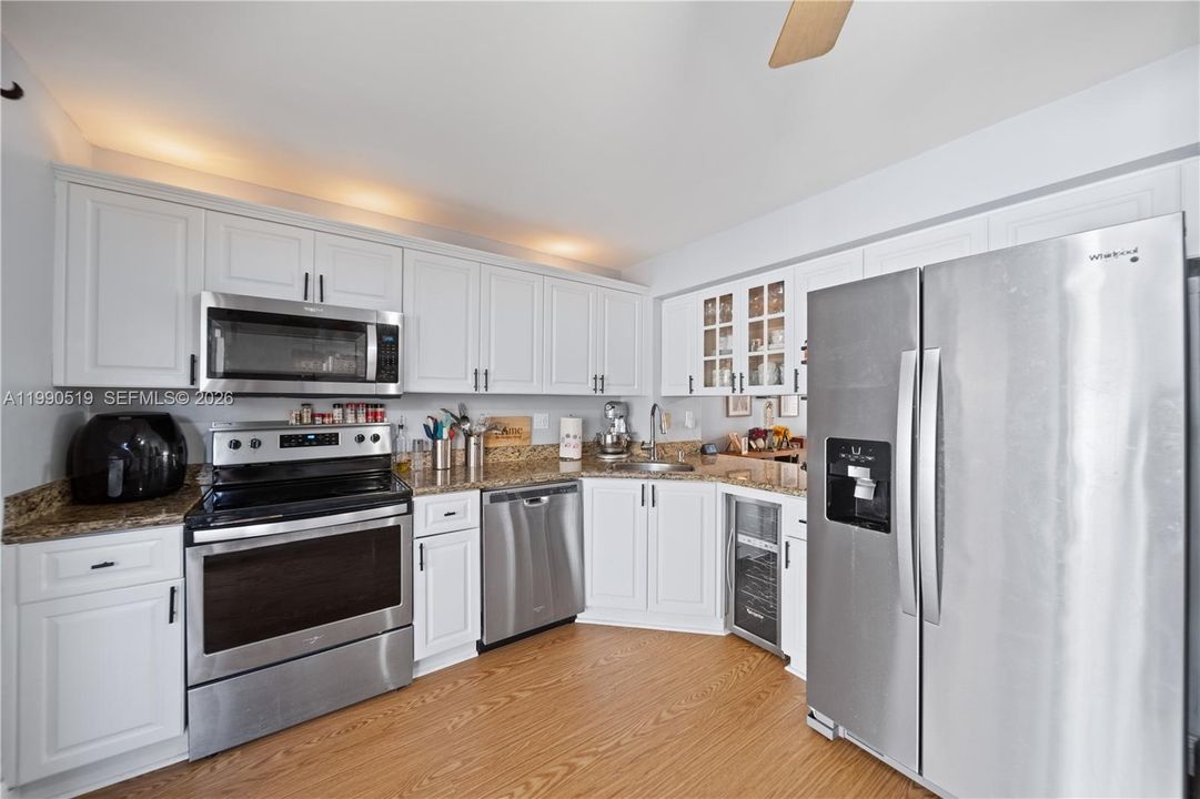 Activo con contrato: $425,000 (2 camas, 1 baños, 1152 Pies cuadrados)